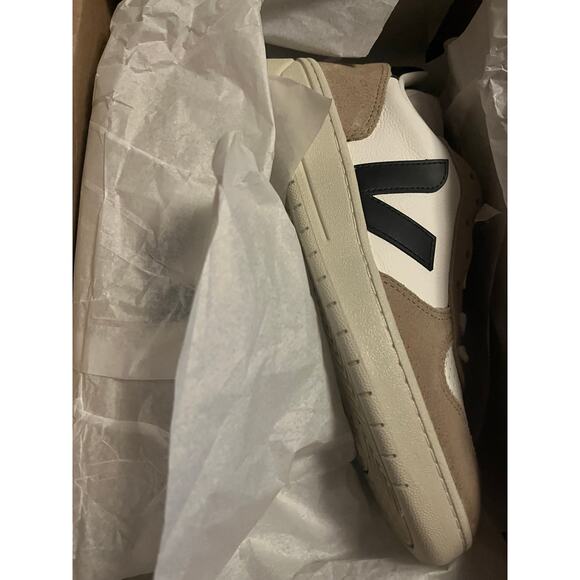 NEW Veja V-10 Chromefree Leather Sneaker Men's Size 9 (Retail $160) - Picture 5 of 6